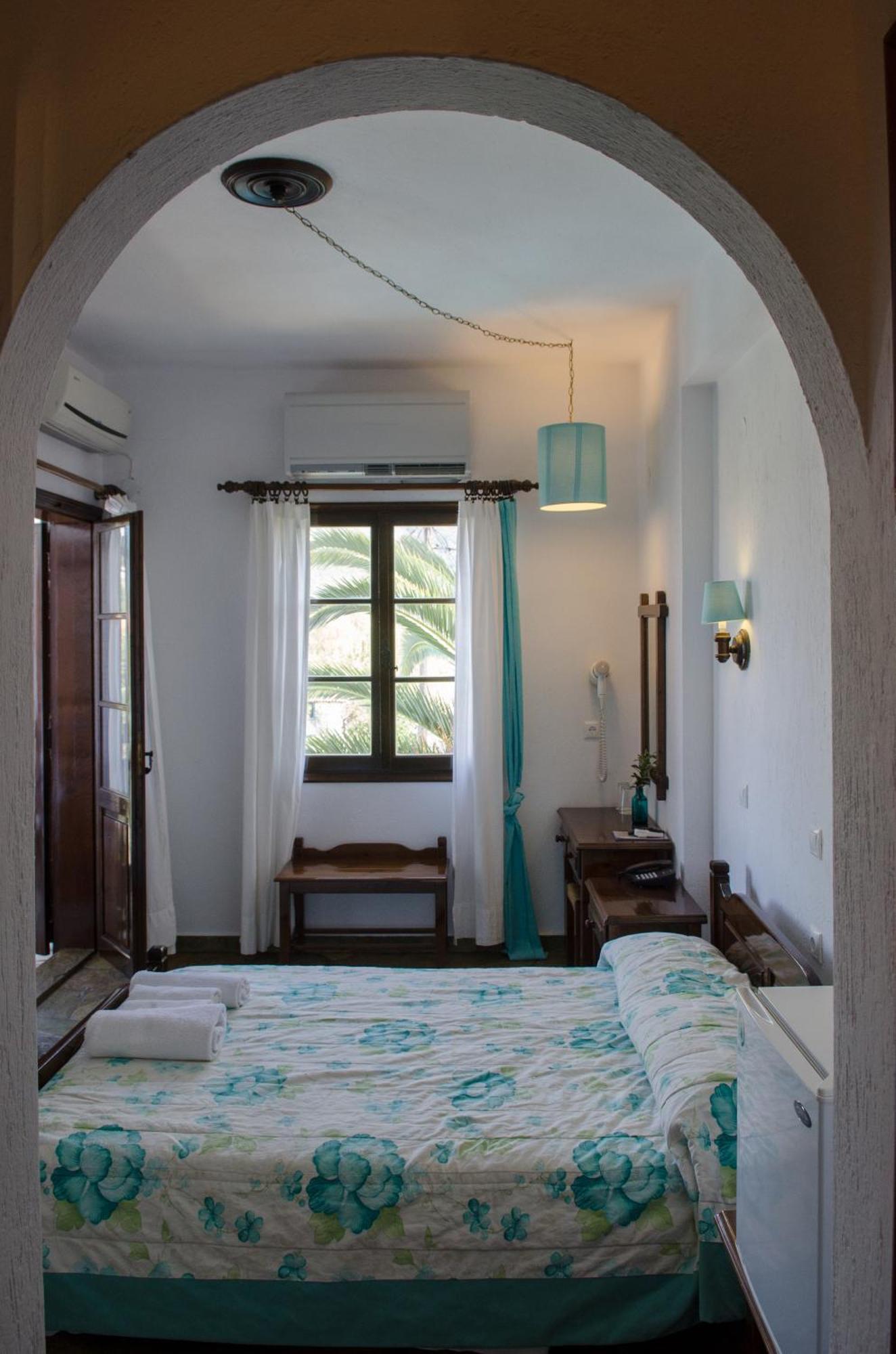 Elli Hotel Skopelos Town Bagian luar foto
