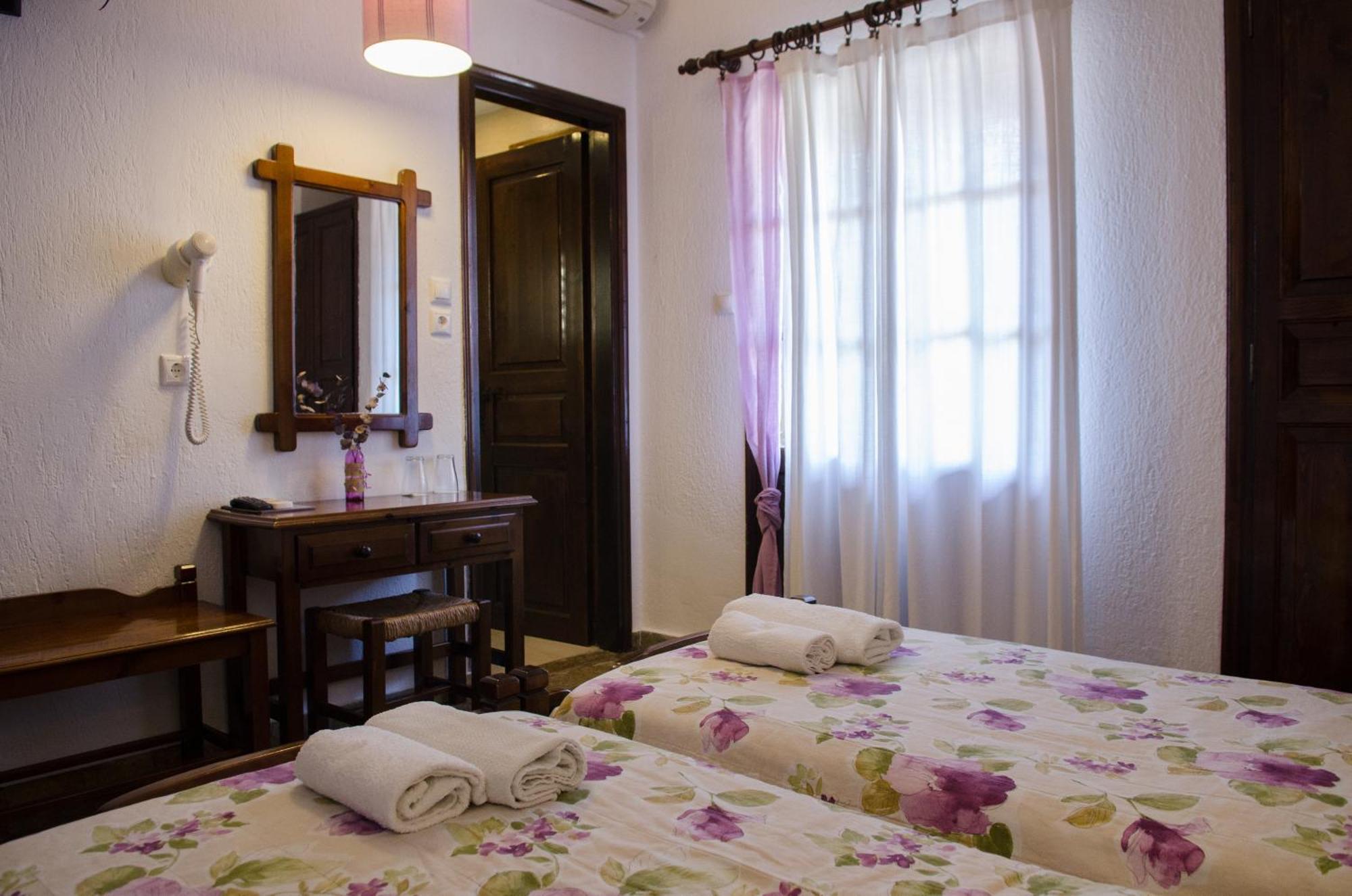 Elli Hotel Skopelos Town Bagian luar foto